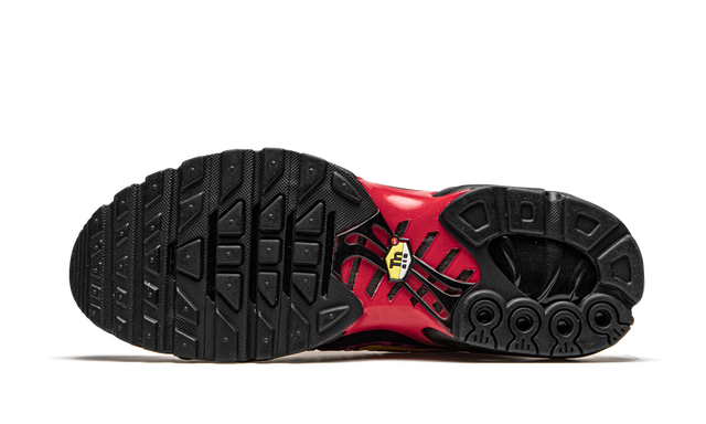 Air Max Plus TN x Supreme University Red
